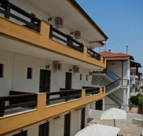 Grcka apartmani letovanje, Nea Flogita Halkidiki, Vila Pirgioti, izgled terase
